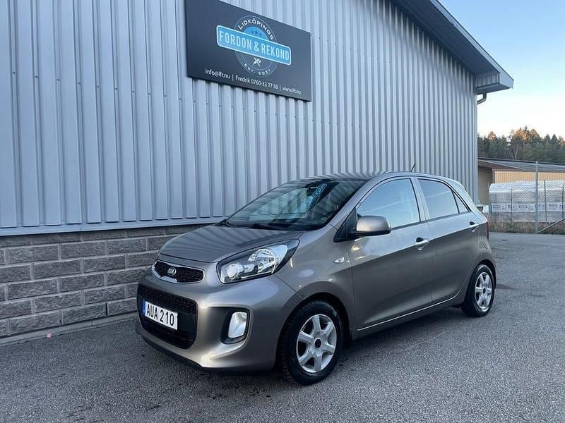 Gråmetallic Begagnad 2016 Kia Picanto Halvkombi | 64 900 kr (Marknadspris) - Bild 1/4