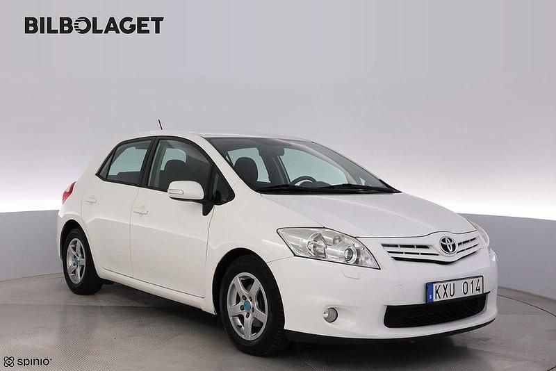 Vit Begagnad 2010 Toyota Auris Halvkombi | 64 800 kr (Lite dyr) - Bild 1/4