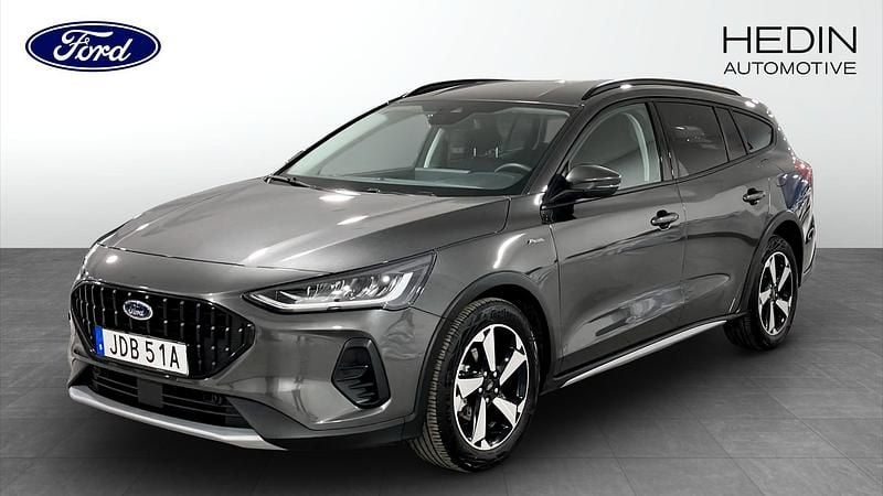 Grå Begagnad 2022 Ford Focus Active Kombi | 224 900 kr (Marknadspris) - Bild 1/4