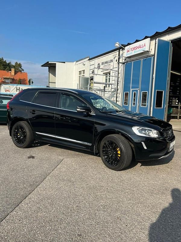 Begagnad Volvo XC60 Summum 181 HK (133 kW) 2015 SUV