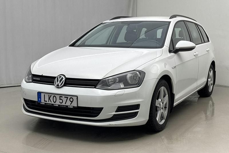 Vit Begagnad 2014 VW Golf VII | 82 000 kr (Marknadspris) - Bild 1/4