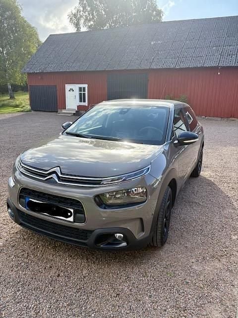 Brun Begagnad 2018 Citroën C4 Cactus PureTech Halvkombi | 95 000 kr (Marknadspris) - Bild 1/3