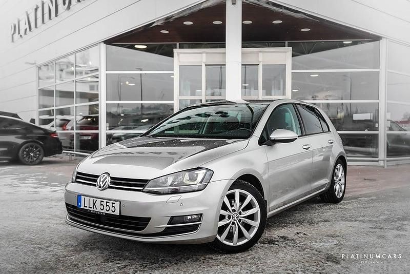 Silver Begagnad 2014 VW Golf VII Halvkombi | 129 000 kr (Lite dyr) - Bild 1/4