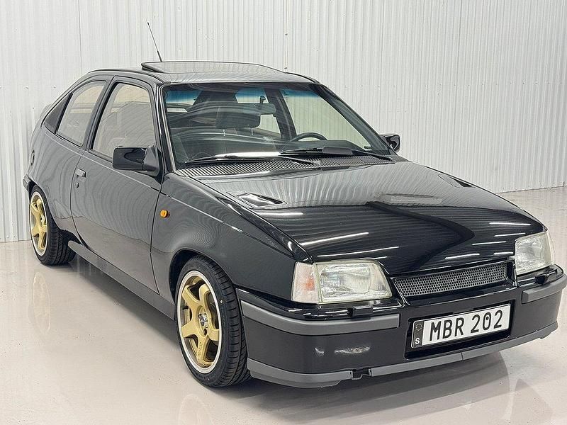 Svart Begagnad 1986 Opel Kadett Halvkombi | 79 900 kr - Bild 1/3