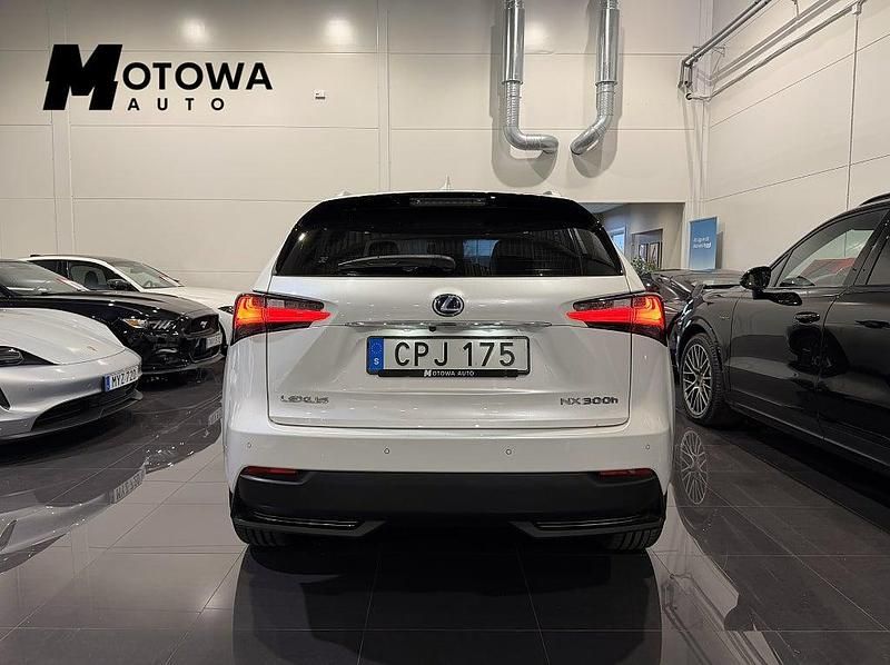 Begagnad Lexus NX300h Business Edition 197 HK (144 kW) 2014 Vit SUV