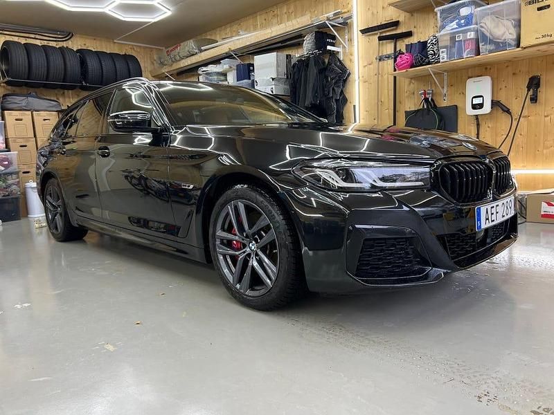Begagnad BMW 530 M Sport 292 HK (214 kW) 2024 Safirsvart metallic Kombi