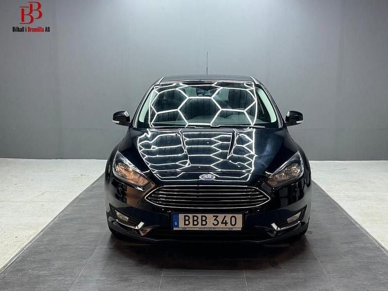 Svart Begagnad 2016 Ford Focus | 74 900 kr (Bra pris) - Bild 1/4