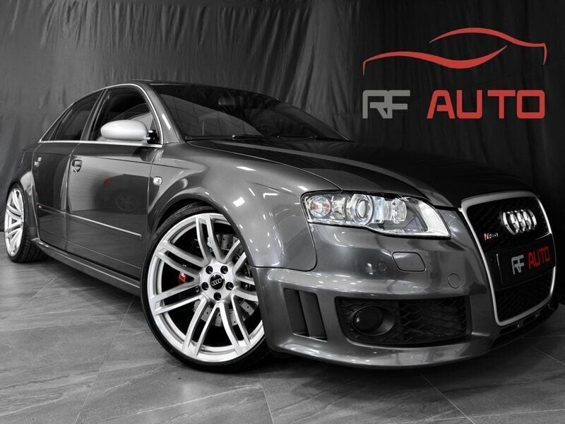 Grå Begagnad 2005 Audi RS4 Sedan | 379 900 kr - Bild 1/4