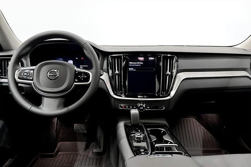 Begagnad Volvo V60 Plus 355 HK (261 kW) 2025 Vit Kombi