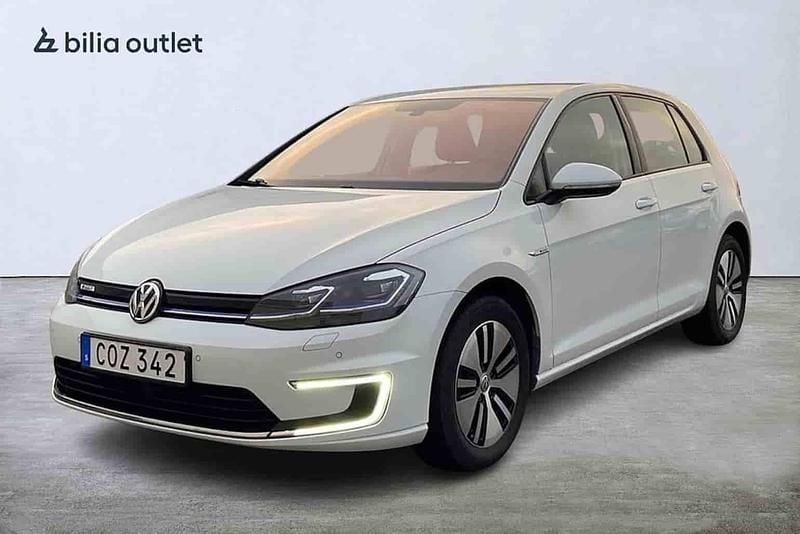 Vit Begagnad 2018 VW e-Golf Halvkombi | 149 900 kr (Marknadspris) - Bild 1/1