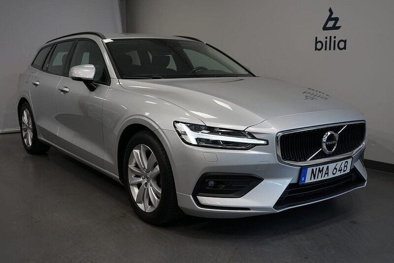Silver Begagnad 2019 Volvo V60 Momentum Kombi | 234 900 kr (Marknadspris) - Bild 1/3