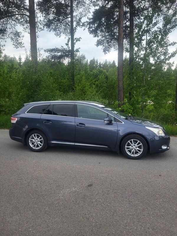 Blå Begagnad 2011 Toyota Avensis Business Edition Kombi | 69 000 kr (Marknadspris) - Bild 1/4