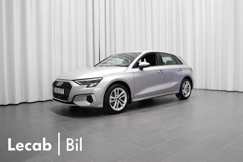 Silver (florettsilver metallic) Begagnad 2024 Audi A3 Sportback Advanced Kombi | 284 500 kr (Marknadspris) - Bild 1/4