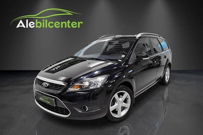 Svart Begagnad 2010 Ford Focus Titanium Kombi | 44 900 kr (Marknadspris) - Bild 1/4