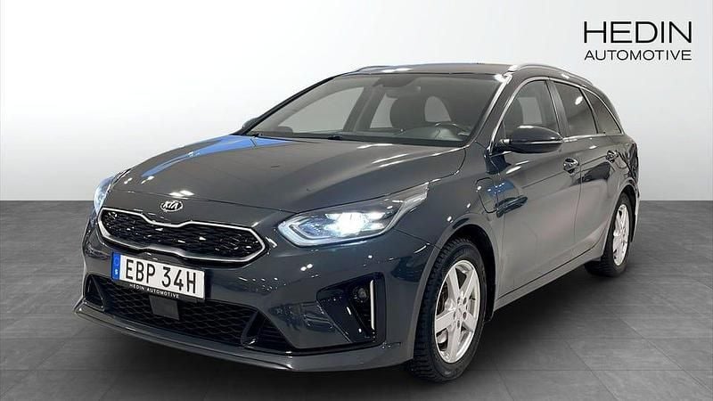Grå Begagnad 2021 Kia Ceed Advance Halvkombi | 189 900 kr (Superpris) - Bild 1/4