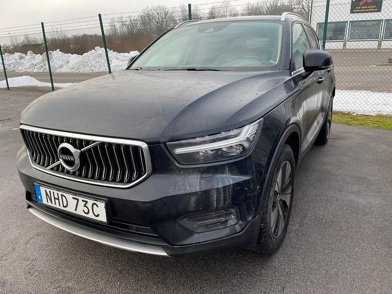 Svart Begagnad 2022 Volvo XC40 Inscription SUV | 365 000 kr (Dyr) - Bild 1/2