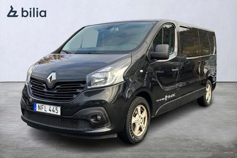 Svart Begagnad 2016 Renault Trafic Minibuss | 124 900 kr (Marknadspris) - Bild 1/3