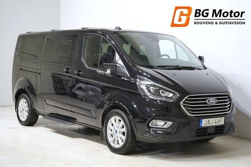 Begagnad Ford Tourneo Custom 170 HK (125 kW) 2023 Svart Van