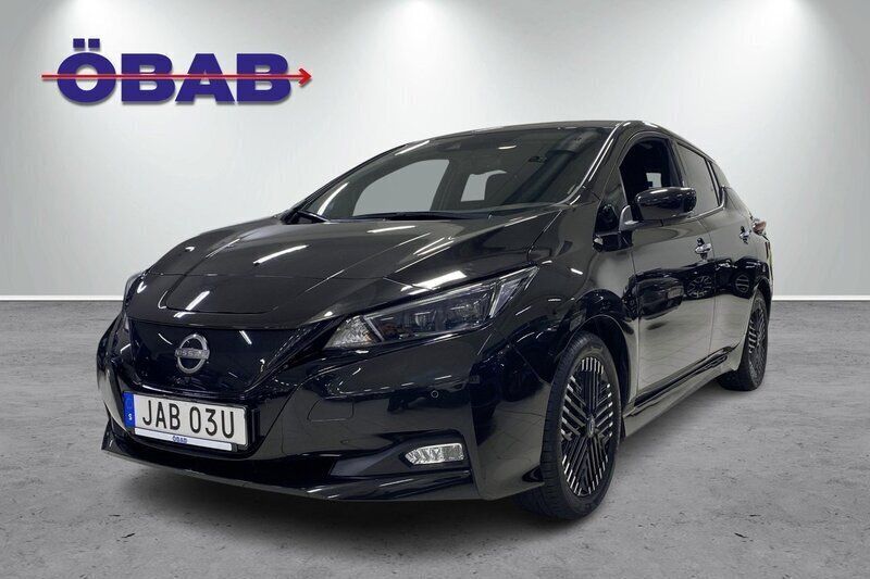 Svart Begagnad 2022 Nissan Leaf N-Connecta Halvkombi | 208 900 kr (Lite dyr) - Bild 1/4