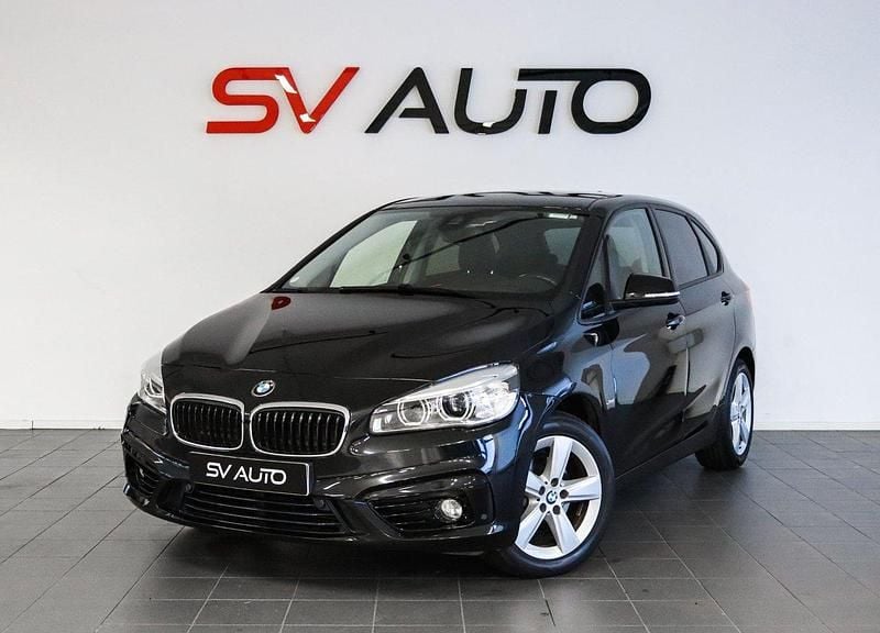 Svart Begagnad 2018 BMW 218 Active Tourer Sport Line Minibuss | 185 900 kr (Marknadspris) - Bild 1/4
