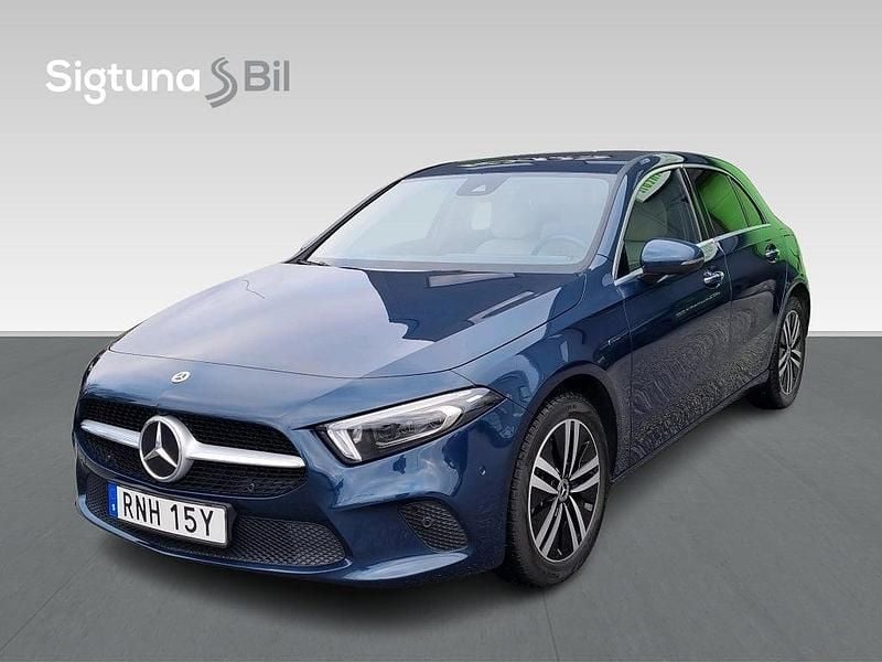 Blå Begagnad 2021 Mercedes A250 Halvkombi | 279 900 kr (Marknadspris) - Bild 1/3