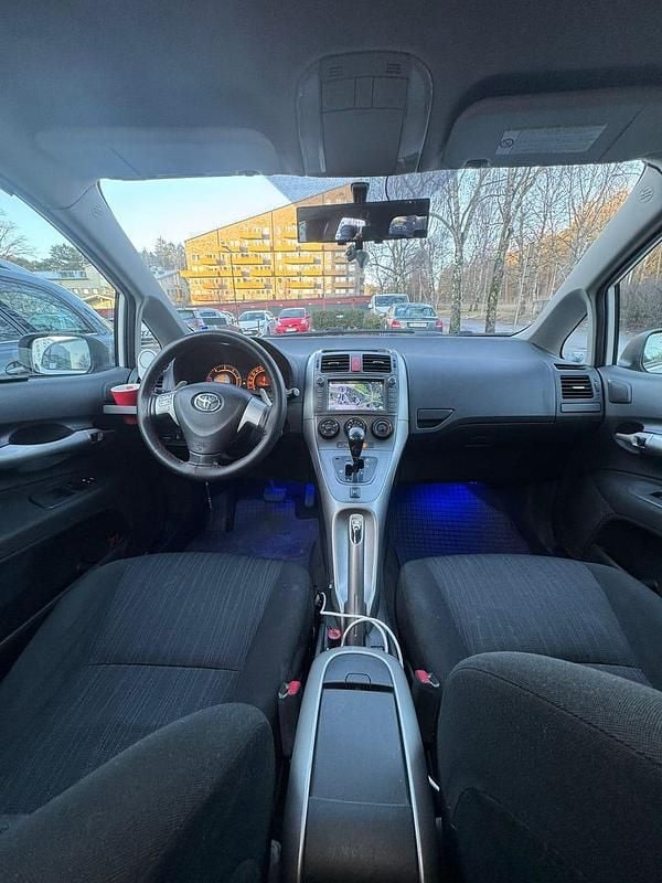 Begagnad Toyota Auris 90 HK (66 kW) 2009 Halvkombi