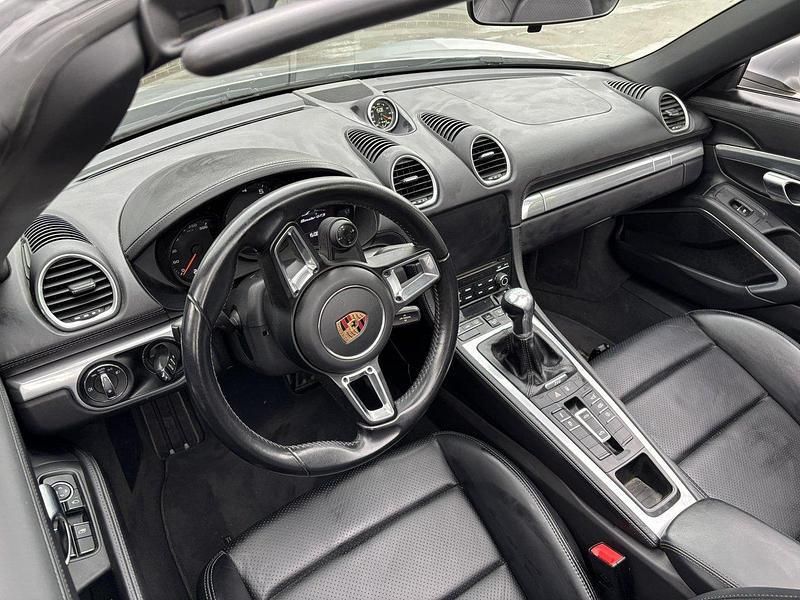 Silver Begagnad 2018 Porsche 718 Boxster Cab | 750 000 kr (Lite dyr) - Bild 1/4