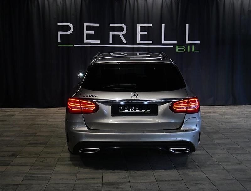 Begagnad Mercedes C300e AMG 211 HK (155 kW) 2020 Silver Kombi