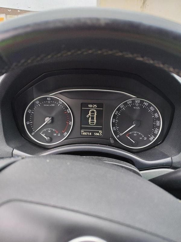 Brun Begagnad 2011 Skoda Octavia Sport Kombi | 57 900 kr (Bra pris) - Bild 1/4