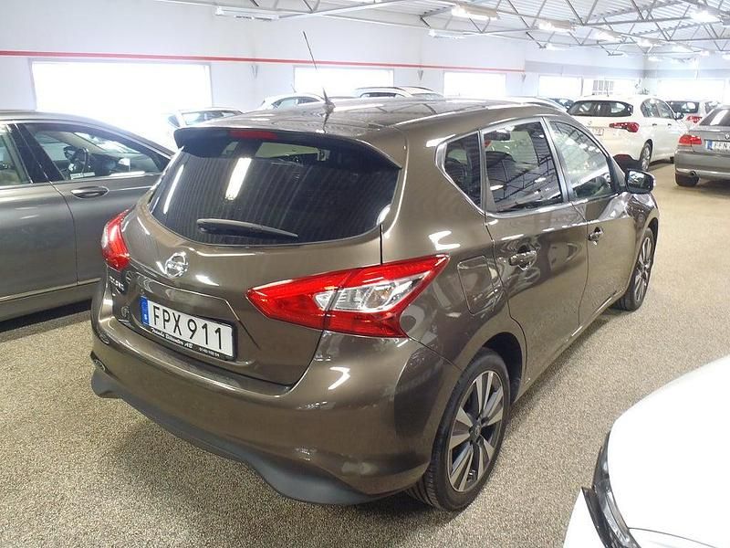 Begagnad Nissan Pulsar 116 HK (85 kW) 2017 Brun metallic Halvkombi