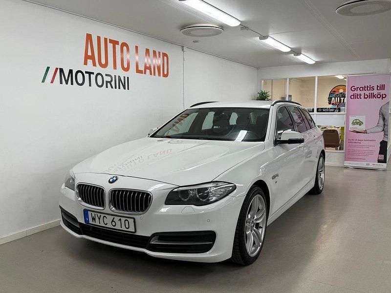 Vit Begagnad 2014 BMW 520 Kombi | 144 900 kr (Marknadspris) - Bild 1/4