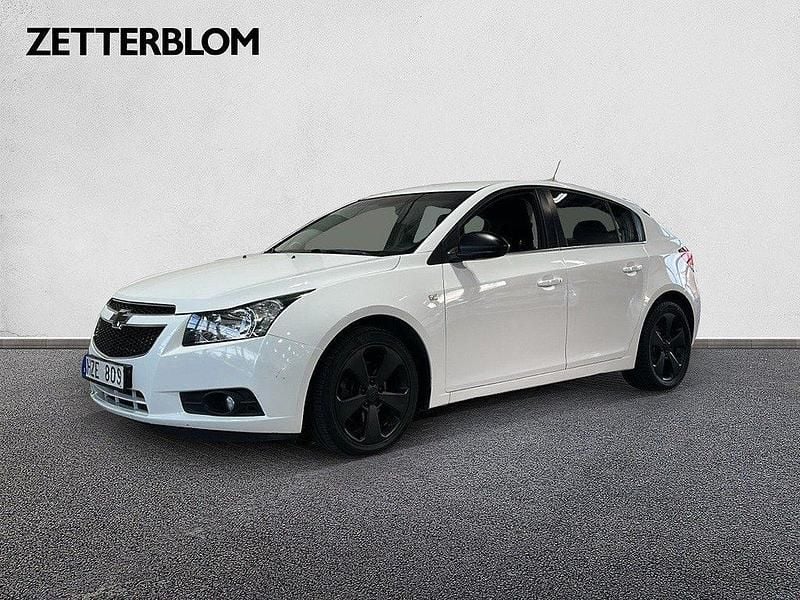 Vit Begagnad 2012 Chevrolet Cruze Kombi | 59 900 kr (Marknadspris) - Bild 1/4