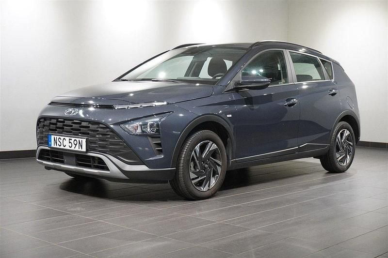 Grå Begagnad 2023 Hyundai Bayon SUV | 219 900 kr (Marknadspris) - Bild 1/2