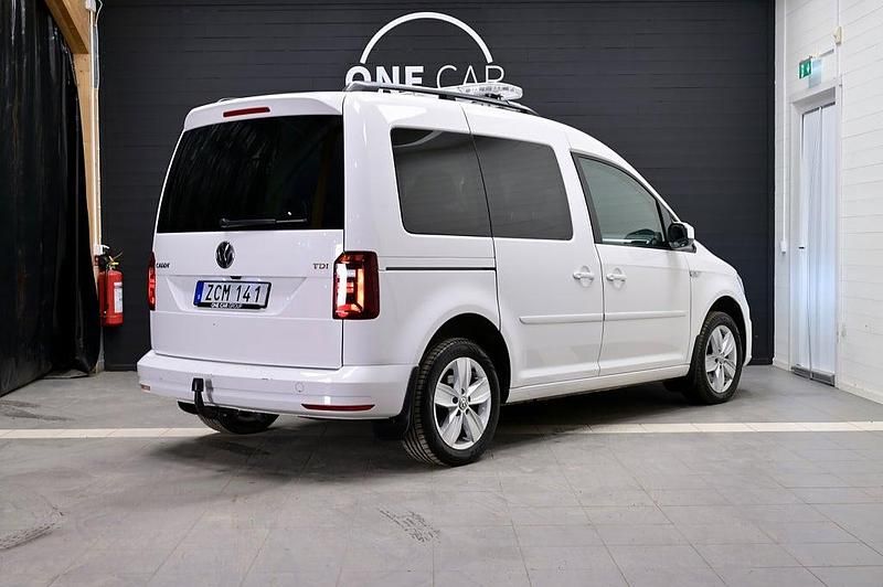 Begagnad VW Caddy Life 150 HK (110 kW) 2017 Vit Minibuss