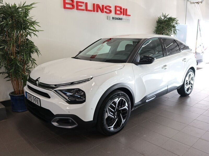 Vit Begagnad 2023 Citroën C4 Shine Halvkombi | 229 500 kr (Marknadspris) - Bild 1/4