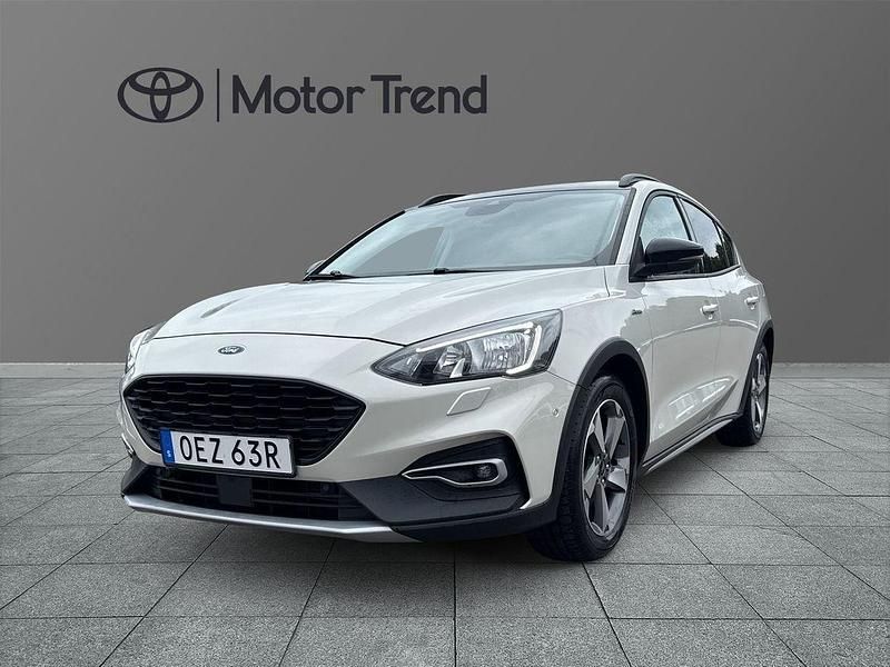 Vit Begagnad 2019 Ford Focus Active Halvkombi | 189 900 kr (Lite dyr) - Bild 1/4