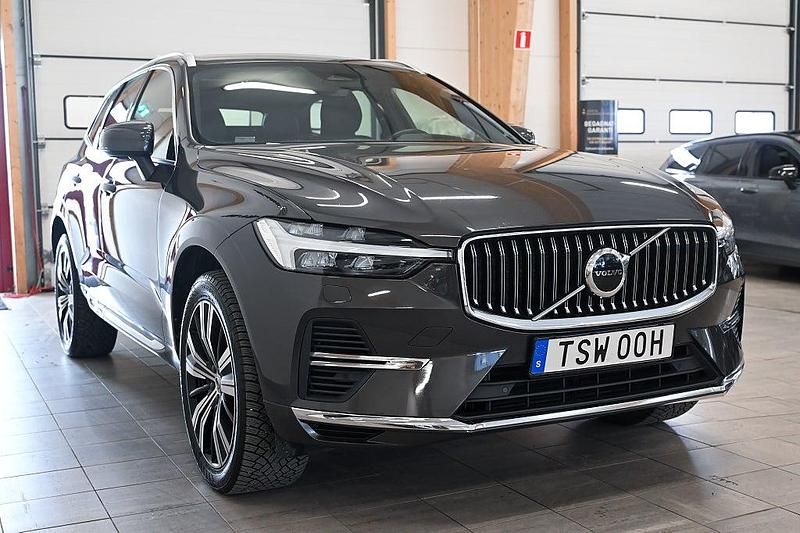 Begagnad Volvo XC60 Plus 350 HK (257 kW) 2022 Grå SUV