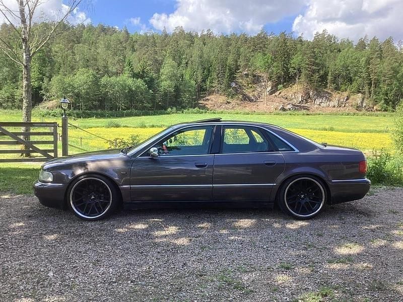 Cashmere grey metallic Begagnad 2000 Audi A8 Sedan | 83 500 kr - Bild 1/4