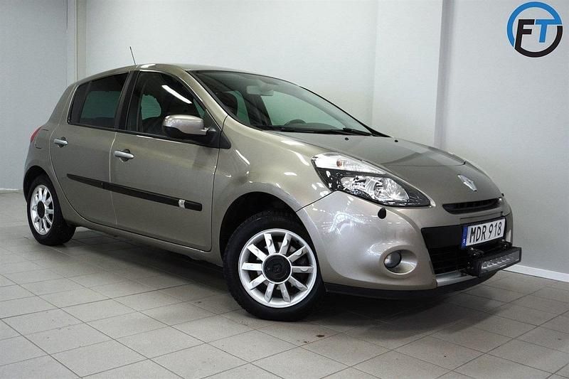 Ljusbrun (brun metallic) Begagnad 2012 Renault Clio IV Halvkombi | 77 900 kr - Bild 1/4