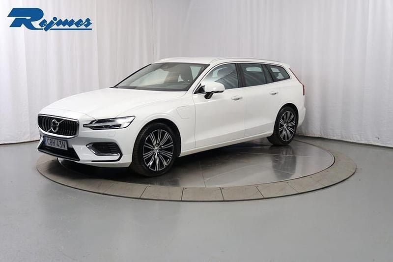 Vit Begagnad 2021 Volvo V60 Inscription Kombi | 239 800 kr (Superpris) - Bild 1/4