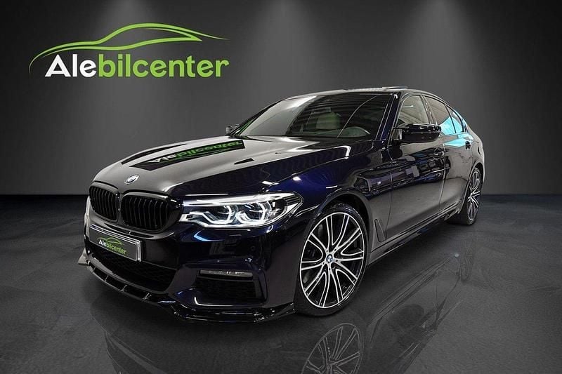 Svart Begagnad 2019 BMW 540 M Sport Sedan | 489 900 kr (Marknadspris) - Bild 1/4