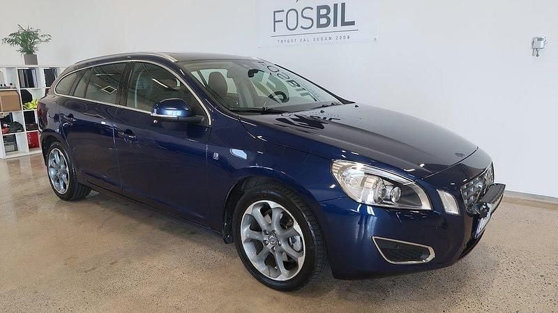Blå Begagnad 2012 Volvo V60 Ocean Race Kombi | 64 900 kr (Lite dyr) - Bild 1/4