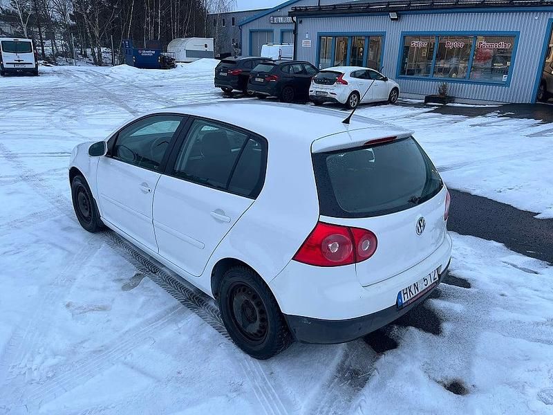 Begagnad VW Golf VI Trendline 102 HK (75 kW) 2008 Vit Halvkombi