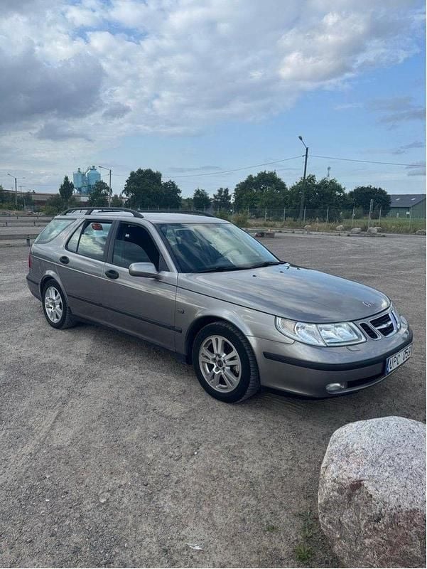 Grå Begagnad 2004 Saab 9-5 Kombi | 21 000 kr (Marknadspris) - Bild 1/4