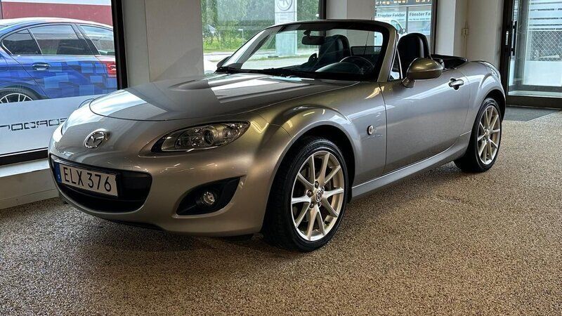 Silver Begagnad 2010 Mazda MX5 Cab | 179 900 kr (Dyr) - Bild 1/4