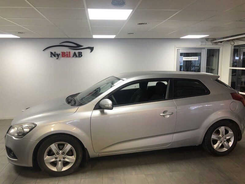 Silver Begagnad 2012 Kia ProCeed 4 Halvkombi | 33 500 kr (Bra pris) - Bild 1/4