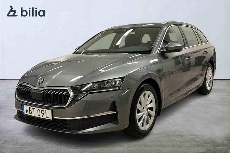 Grå Begagnad 2025 Skoda Octavia Kombi | 309 000 kr (Bra pris) - Bild 1/1