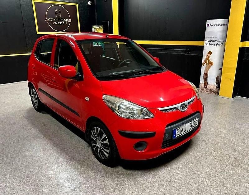 Röd Begagnad 2010 Hyundai i10 Halvkombi | 39 900 kr (Marknadspris) - Bild 1/4