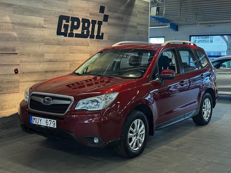 Röd Begagnad 2012 Subaru Forester SUV | 84 900 kr (Marknadspris) - Bild 1/4