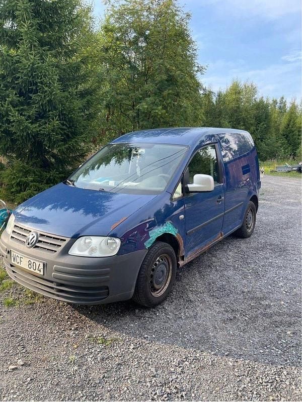 Blå Begagnad 2004 VW Caddy Minibuss | 18 000 kr (Marknadspris) - Bild 1/4